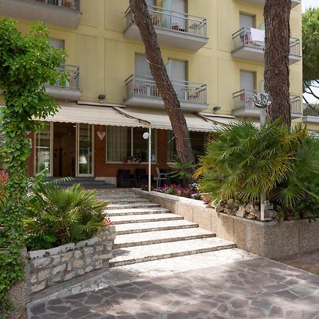 Hotel Olympic Мілано-Маріттіма Екстер'єр фото