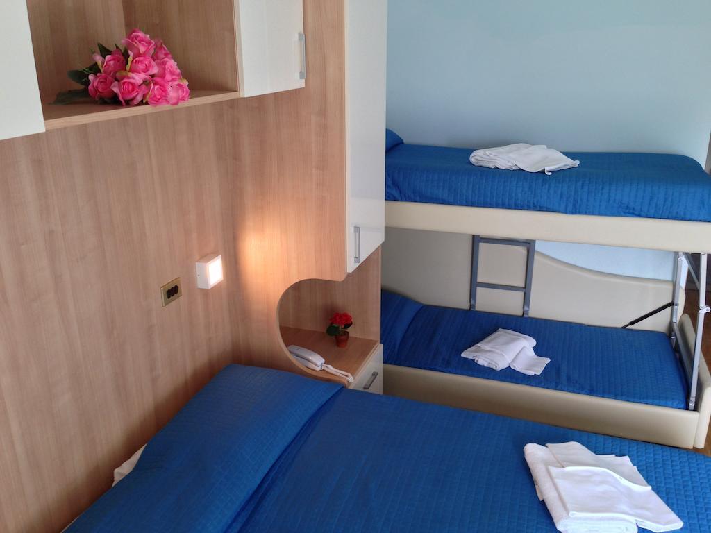 Hotel Olympic Мілано-Маріттіма Екстер'єр фото